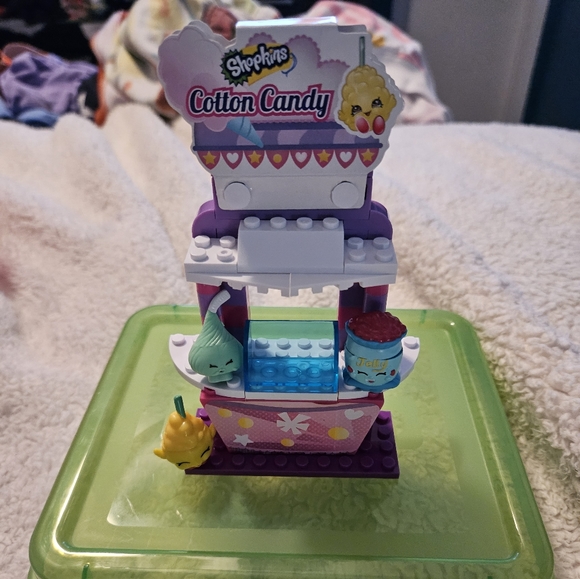 LAST CHANCE Shopkins mini lego set - Picture 2 of 3